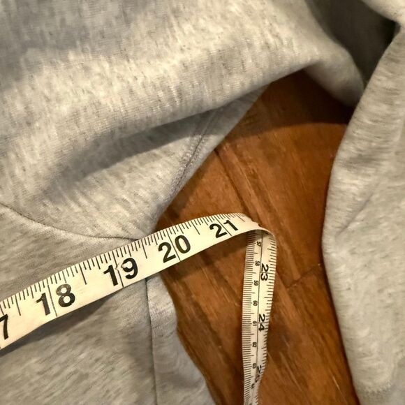 Nike tech fleece Windrunner zip up grey cropped hooded sweater small - Picture 9 of 10